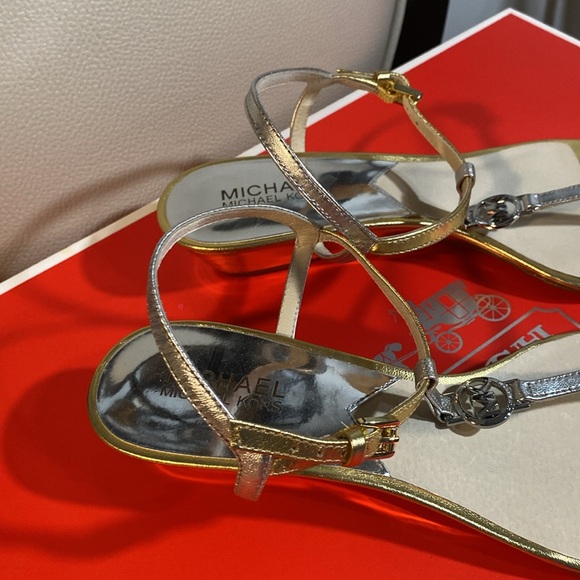 Michael Kors sandals like new in good condition. - Picture 5 of 6